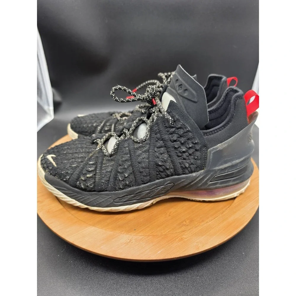 Nike excellent gently
